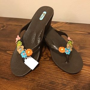 OKA b. Flip Flop Sandals
